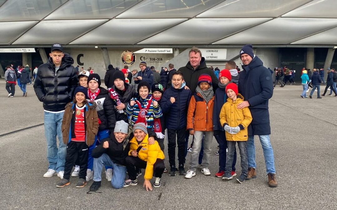 Merkur Cup 2023 Kreisfinalsieger besucht FC Bayern Spiel